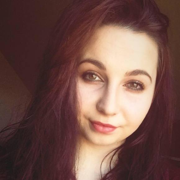 Meet your Posher, Mari - Picture 1 of 1